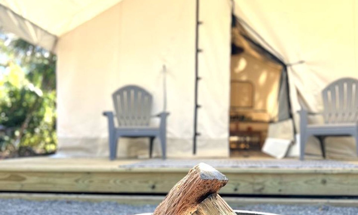 Osprey RV Rental | Enjoyable Secluded Tented Cabin with Fire Pit in Sarasota, Florida
