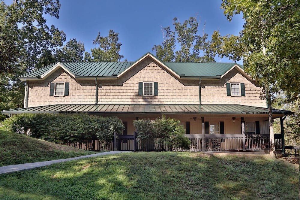 Pigeon Forge Cabin | Enormous Cabin Retreat with Theater and Incredible Game Room in Pigeon Forge, Tennessee