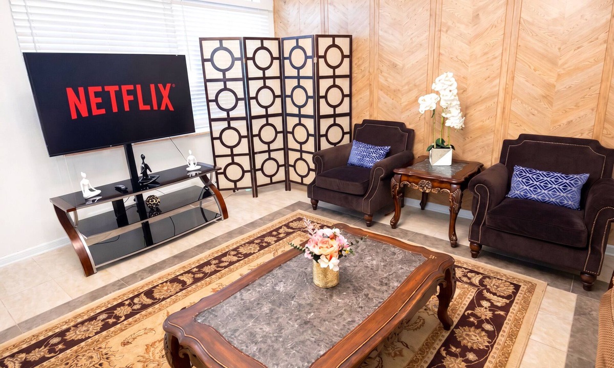 Wheeling House | Entire Beautiful Wheeling Home!