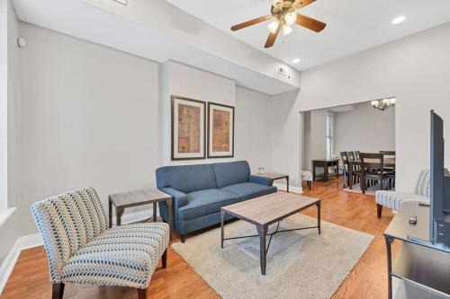 St. Louis Apartment | Entire building in The Grove Perfect for Groups