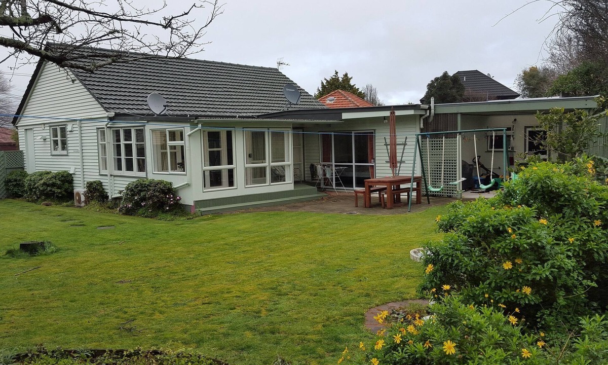 Lower Hutt House | Entire Bunglow in Central Hutt with FREE-WiFi