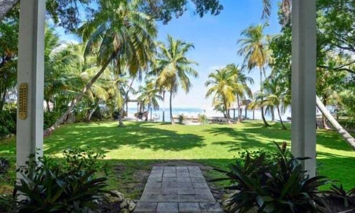 Islamorada House | Entire Compound on Gated Bayfront Property