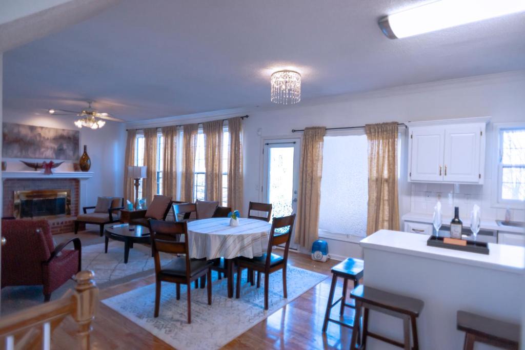 Olathe House | Entire Luxury Private Properties - With High 1Gig internet