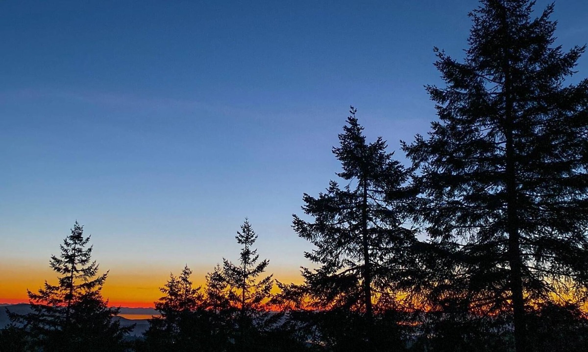Salt Spring Island House | Entire Suite,Ocean,mountain view,jacuzzi in the Suite,next to Mount Maxwell park