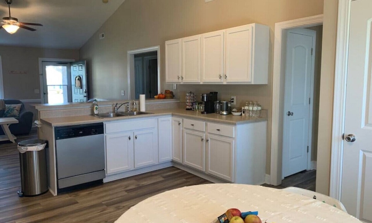 Winterville House | Entire Townhome, Families, Travel Nurses