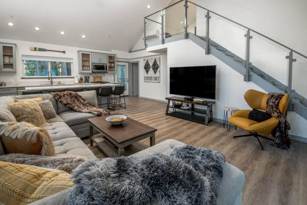 Alta House | Entire Villa in Sierra Mountains