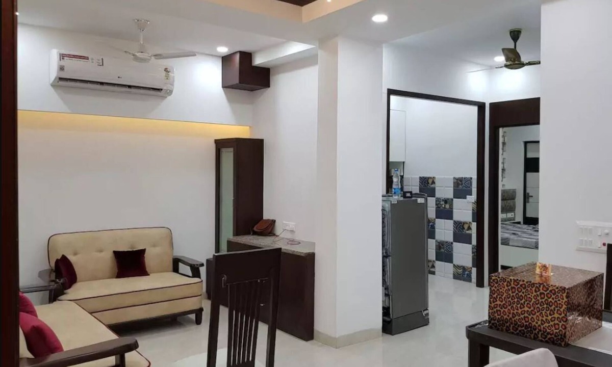 Noida Apartment | Entire world-class apartment near metro station