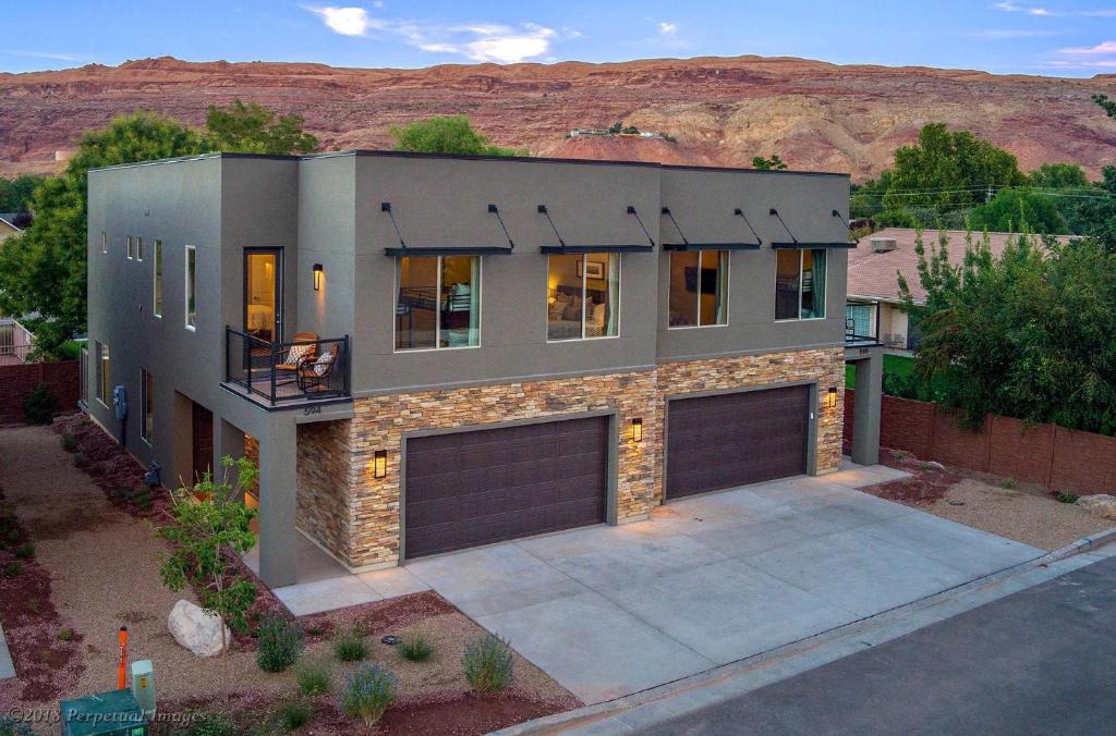 Moab House | Entrada at Moab 590 and 594