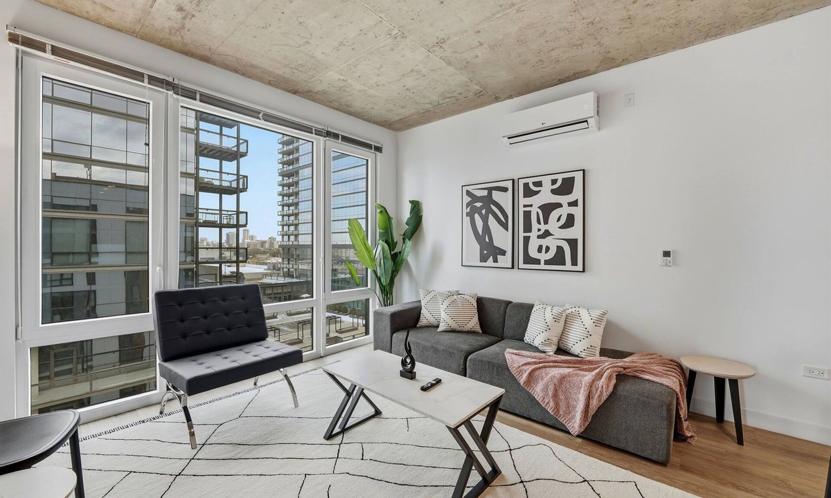 River North House | Envitae Hotel, 4BR Modern Sleek Apartment
