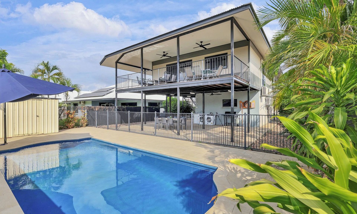 Rosebery House | Epic Elevated Escape 5 Bedrooms Saltwater Pool