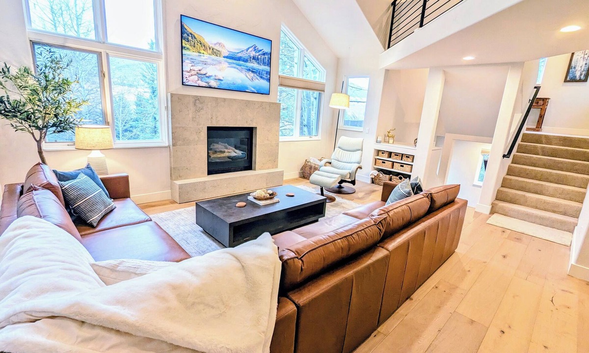 Eagle-Vail House | Epic Mountainside Vacation Home, Perfect for Families/Groups, Spacious 4BR!