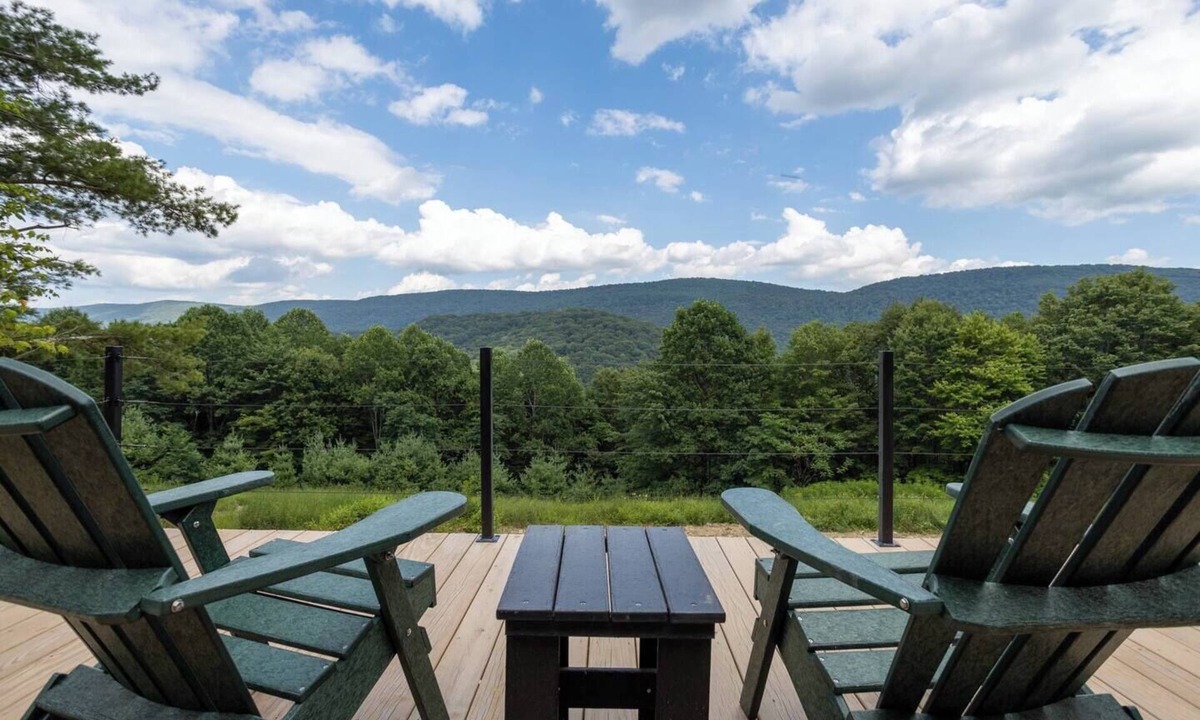Dailey House | Epic View Cabin & Hiking!