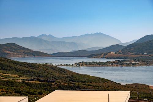 Hideout House | Epic Views, Private Hot Tub, Jordanelle Klaim