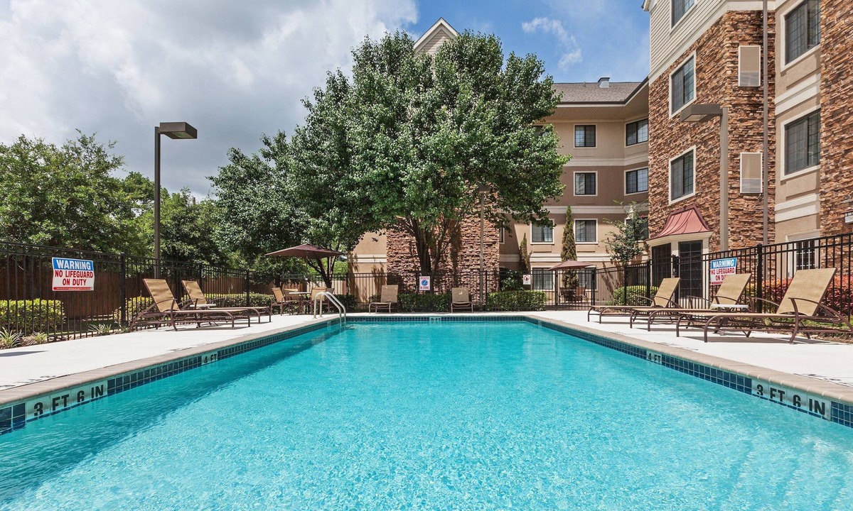 Round Rock Condo | Equipped Suite with FREE Buffet Breakfast, Gym Access + Air-Conditioning