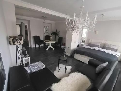 Kruft Apartment | Erdgeschoss Ferienwohnung Dekoland