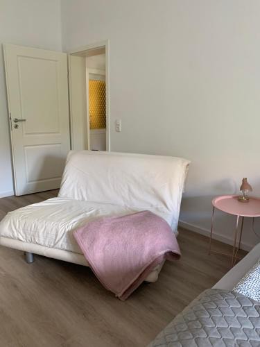 Daberstedt Apartment | Erdgeschoss-Wohnung mit 2 Schlafzimmern, Balkon und Parkplatz