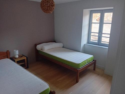 Saint-Brisson Hotel | ESCALE MORVANDELLE chambre 4 lits 2 salles de bain