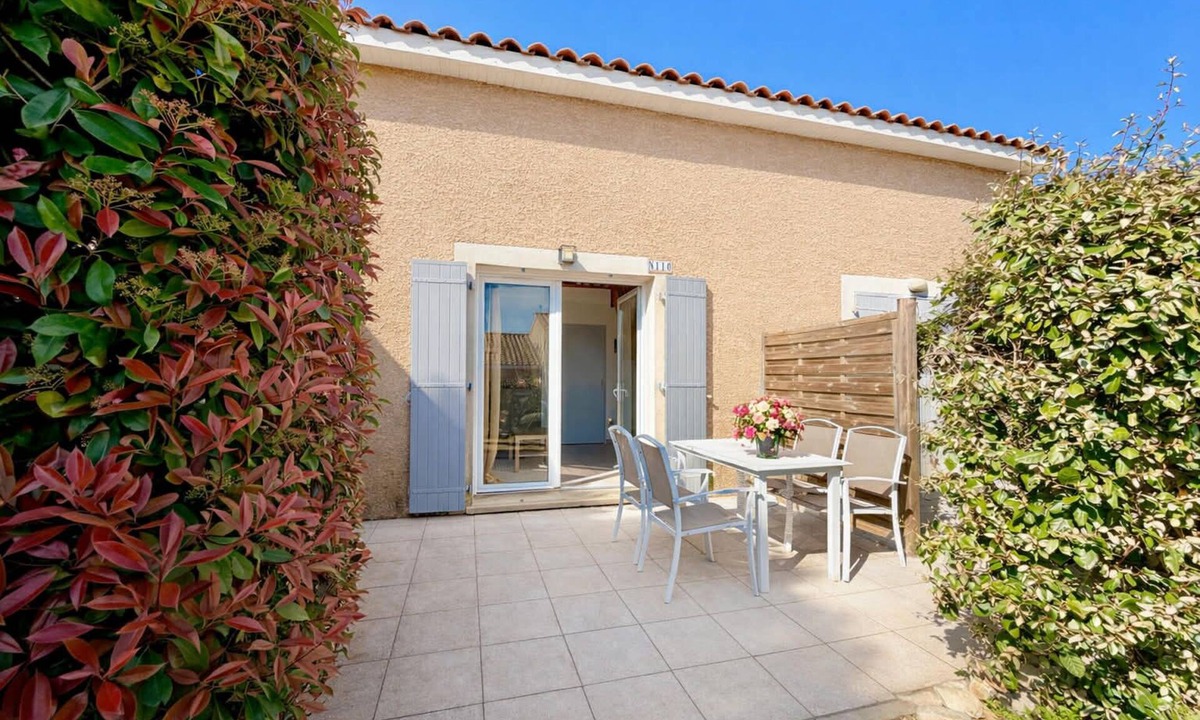 Calvisson Apartment | Escapade à Deux, 2 Guests, Pool & Sunshine