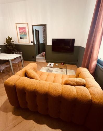 Longue-Jumelles Apartment | Escapade Élégante climatisé