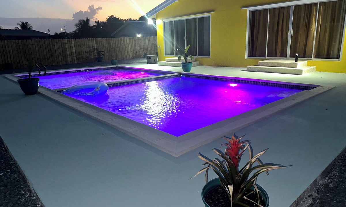 Estate Stony Ground Apartment | Escape to this modern home w/a pool!