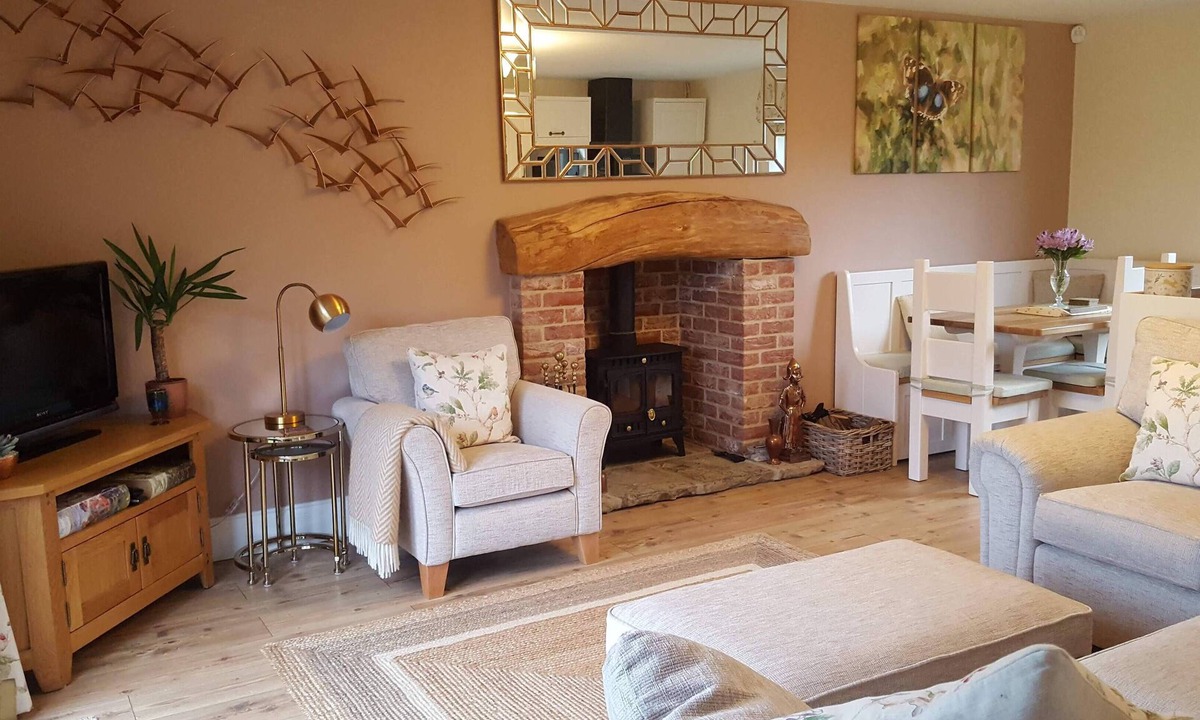 East Drayton Cottage | Escape to 'Woodpecker Cottage' at Hope Haven Retreat - Peace awaits!