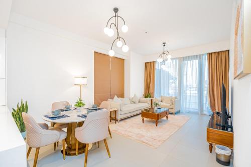 Al Safa Apartment | Escape24 Elegant 2BR with Canal view near Safa Park