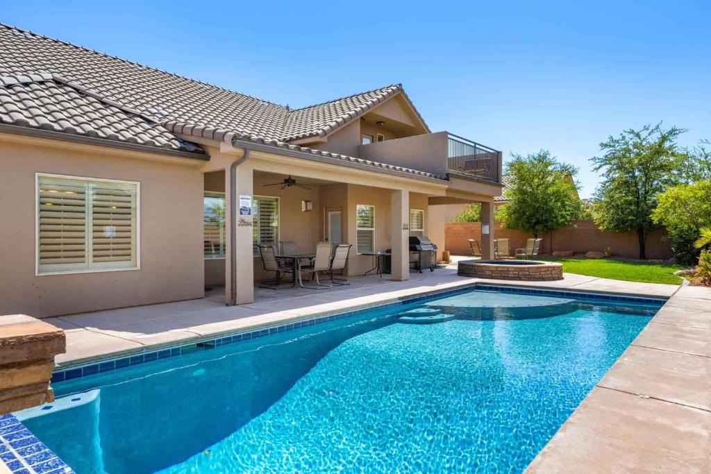 Hurricane House | Escondido home