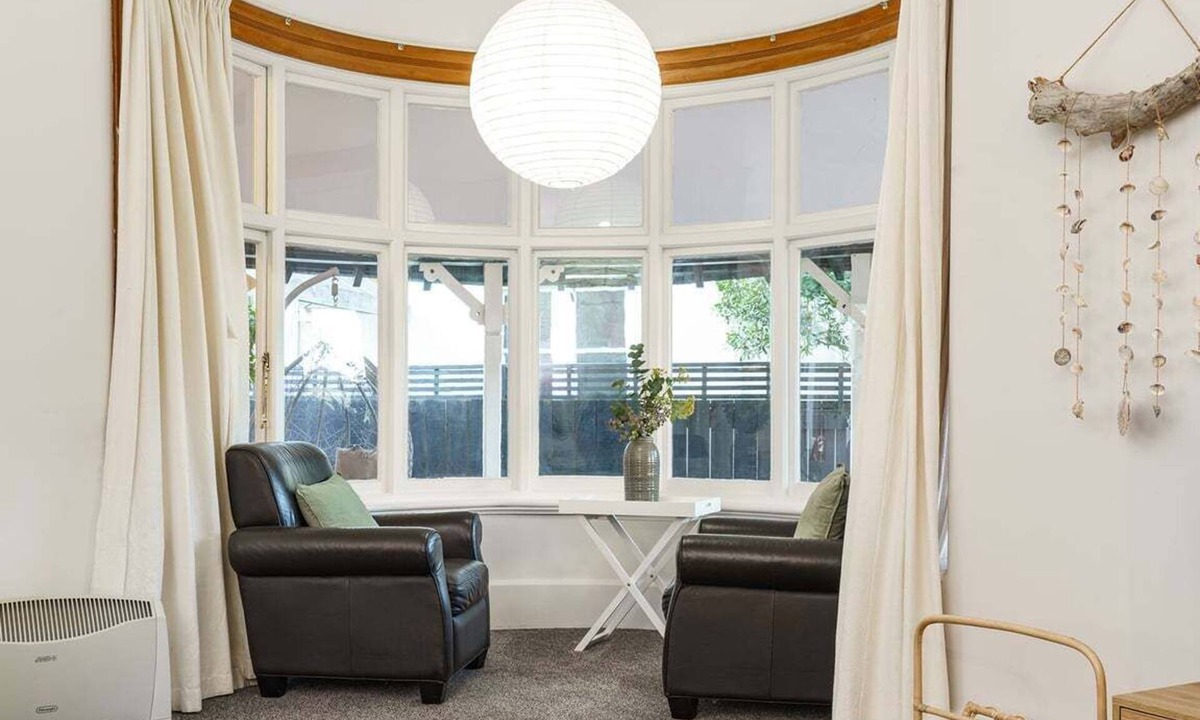 St. Clair Resort | Esplanade Apartments Wavecaps
