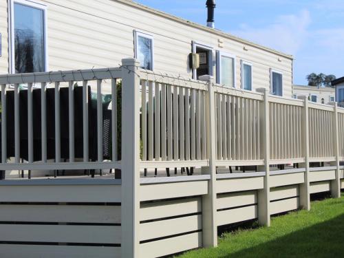 Isle of Grain House | Estuary View