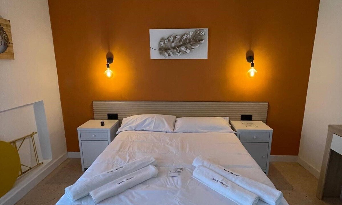 Arganda del Rey Hotel | Estudio con Cama Matrimonio en Arganda del Rey, Madrid Cocina y Balcón