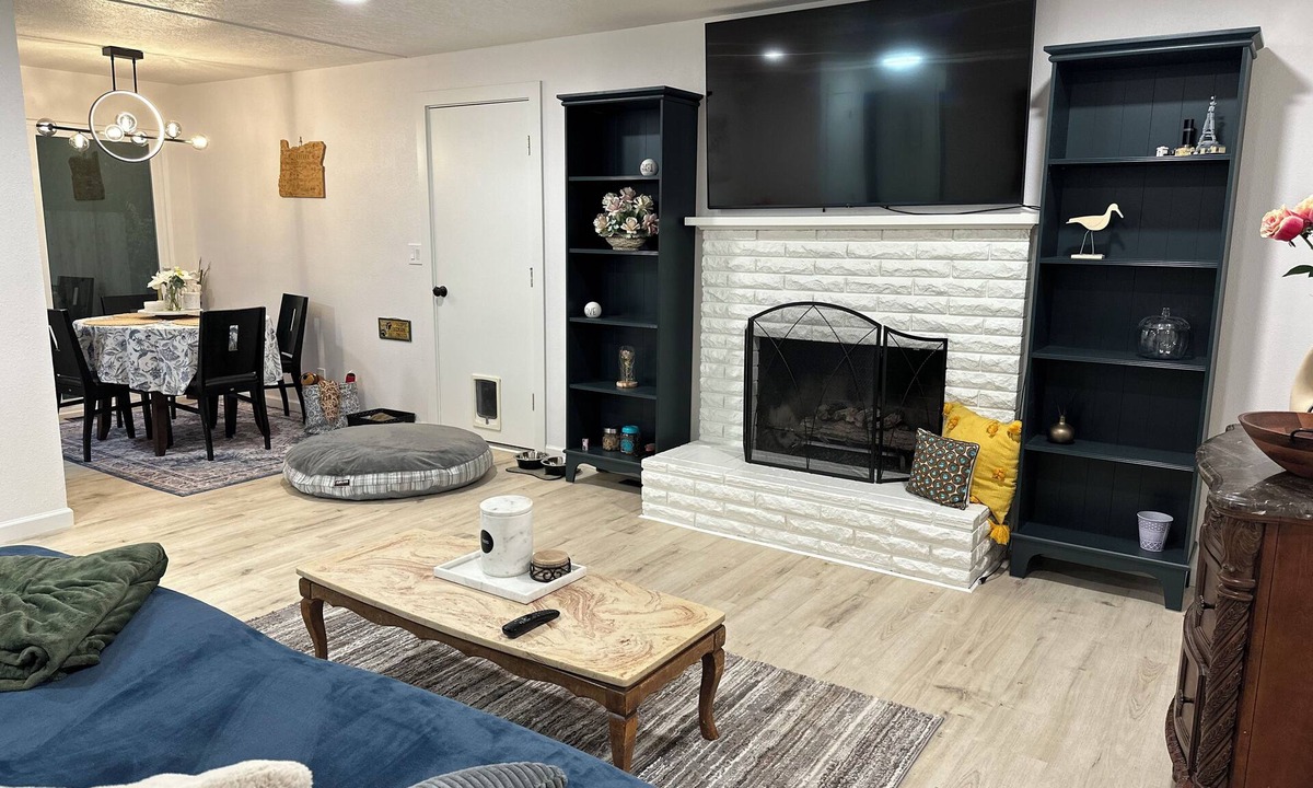 Central Oregon House | Eugene Escape Close to Airport & Peaceful