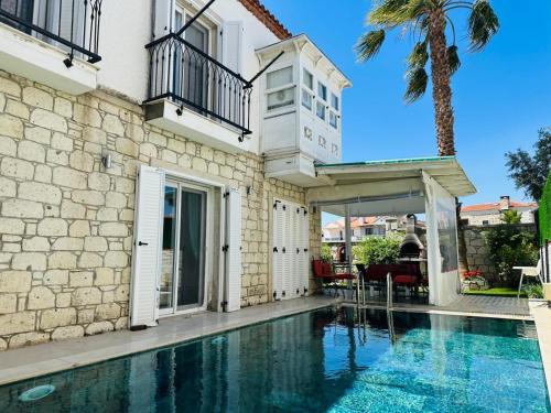 Alacati Villa | Evalacati-Villa Palma-Central villa with private pool and garden