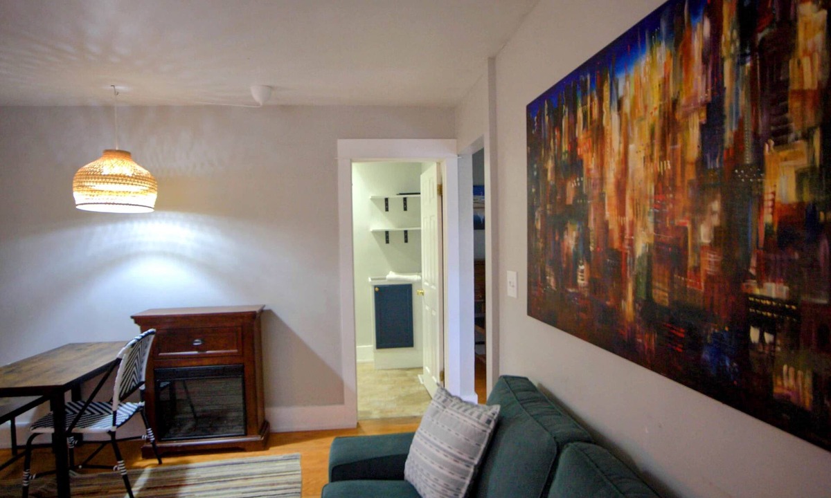 Evanston Apartment | Evanston Garden Guest House