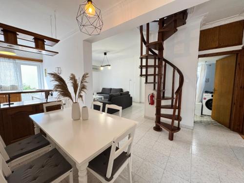 Samos Town Apartment | Evelyn House