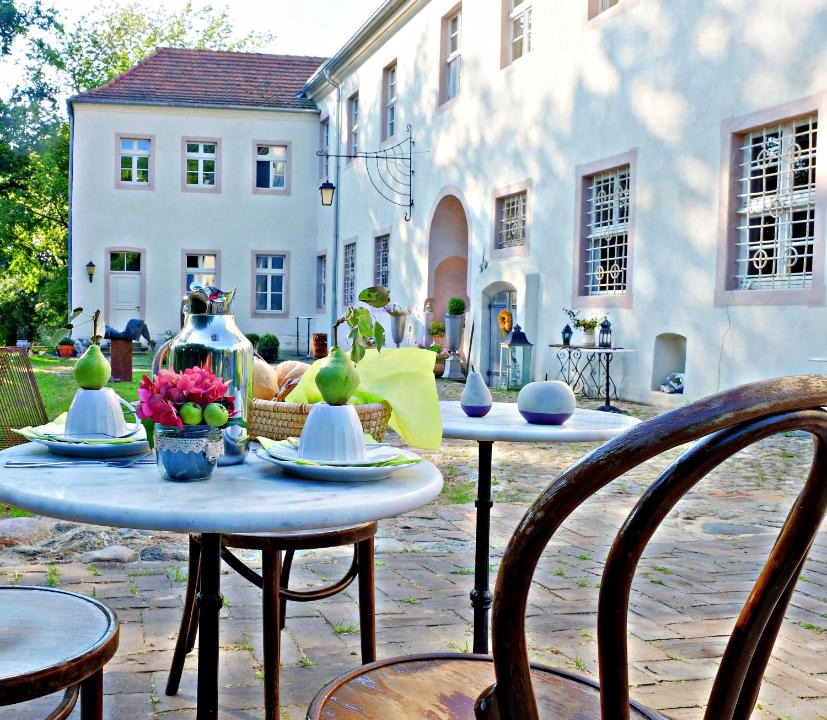 Neuenhagen House | Event- Kultur & B&B Kunst Schloss Neuenhagen Übernachten im Denkmal
