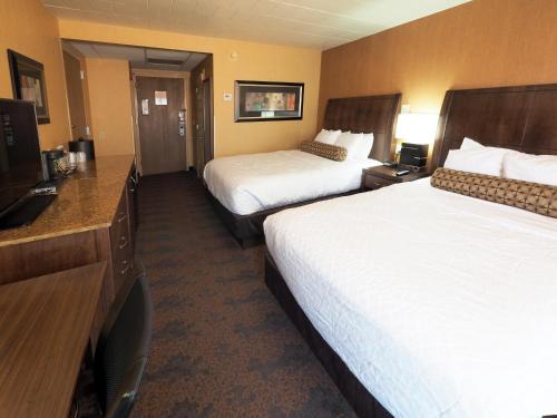 Cadillac Resort | Evergreen Resort