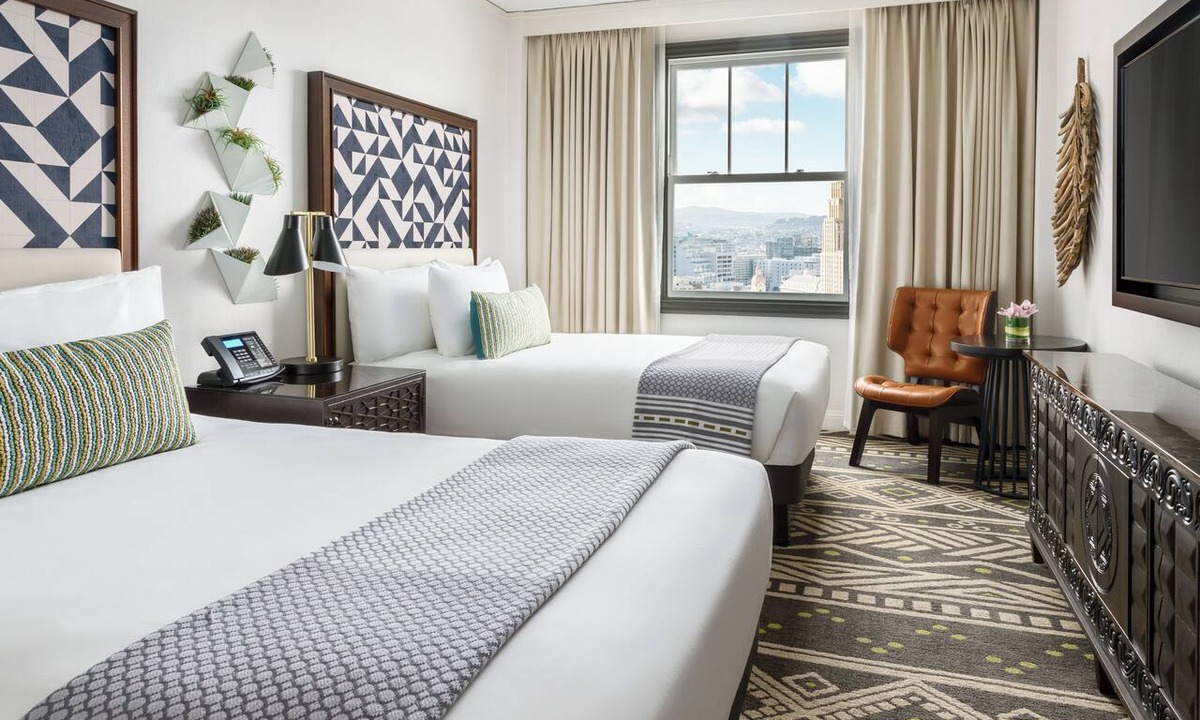 Theater District Hotel | Everything You Need For The Perfect Vacation! Pets Are Welcome!
