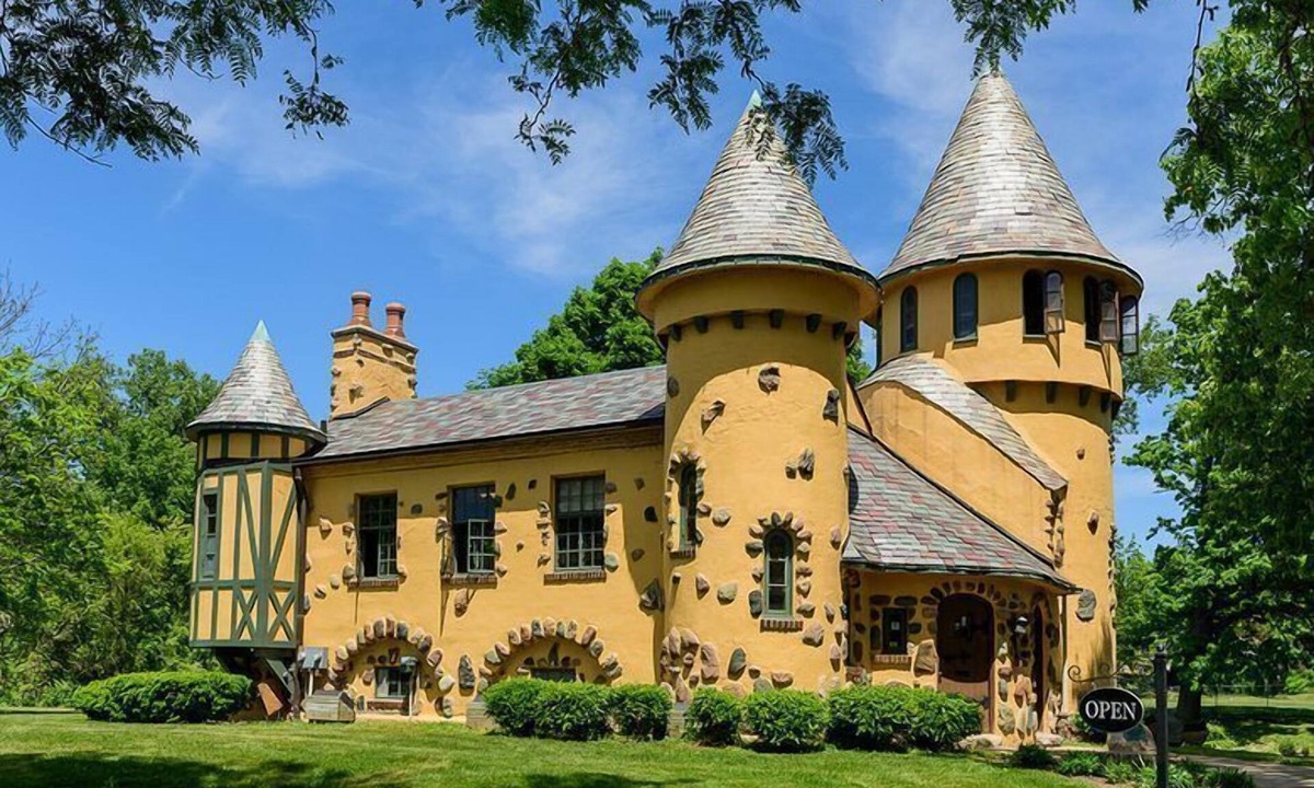 Chesaning House | Everything You Need For The Perfect Vacation! Pets Are Welcome, Free Parking!