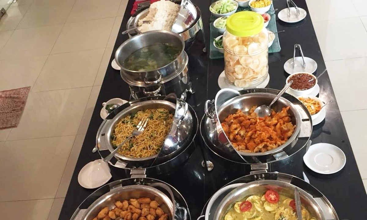 Gubeng Hotel | Evora Hotel