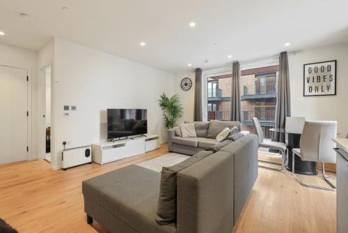 Poplar Apartment | Excel Riverside 2 Bed