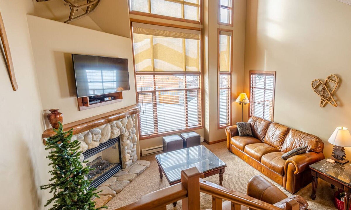 Sun Peaks House | Excellent multi level 3 bedroom townhouse with easy access to nearby runs and lift