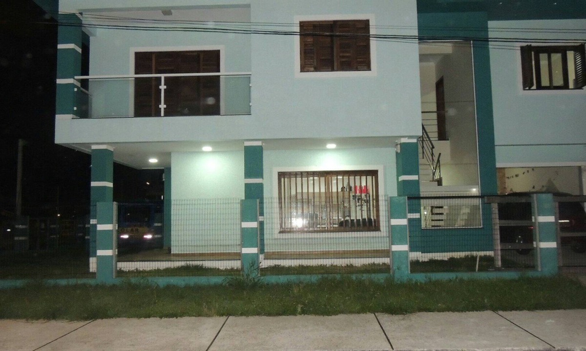 Capao da Canoa House | Excellent two-story house, 4 bedrooms, en-suite, sleeps 10, air conditioning, TV, Wi-Fi, near the beach and city center.