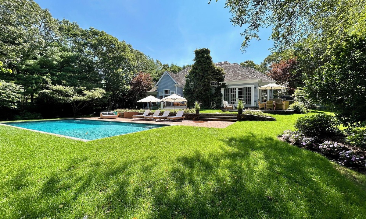 Northwest Harbor House | Excellent value: East Hampton– 5 bedrooms; 6.5 baths