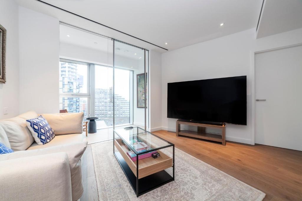 Queenstown Apartment | Exceptional 2BDR 2BTR Flat near Battersea Power st