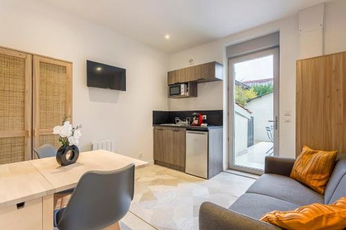 Yves Farge - Le Fleuve Apartment | Exceptional Apartment - Terrace 2P Oullins