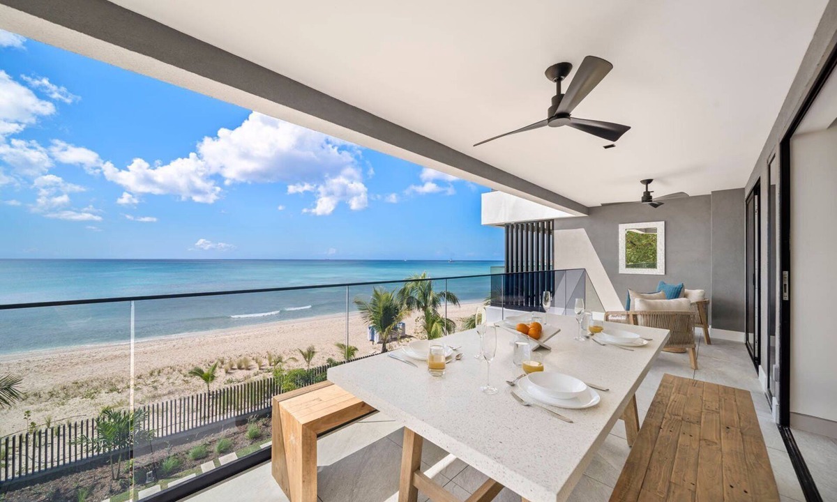 Brighton Condo | Exceptional Beachfront Condo - Allure 301