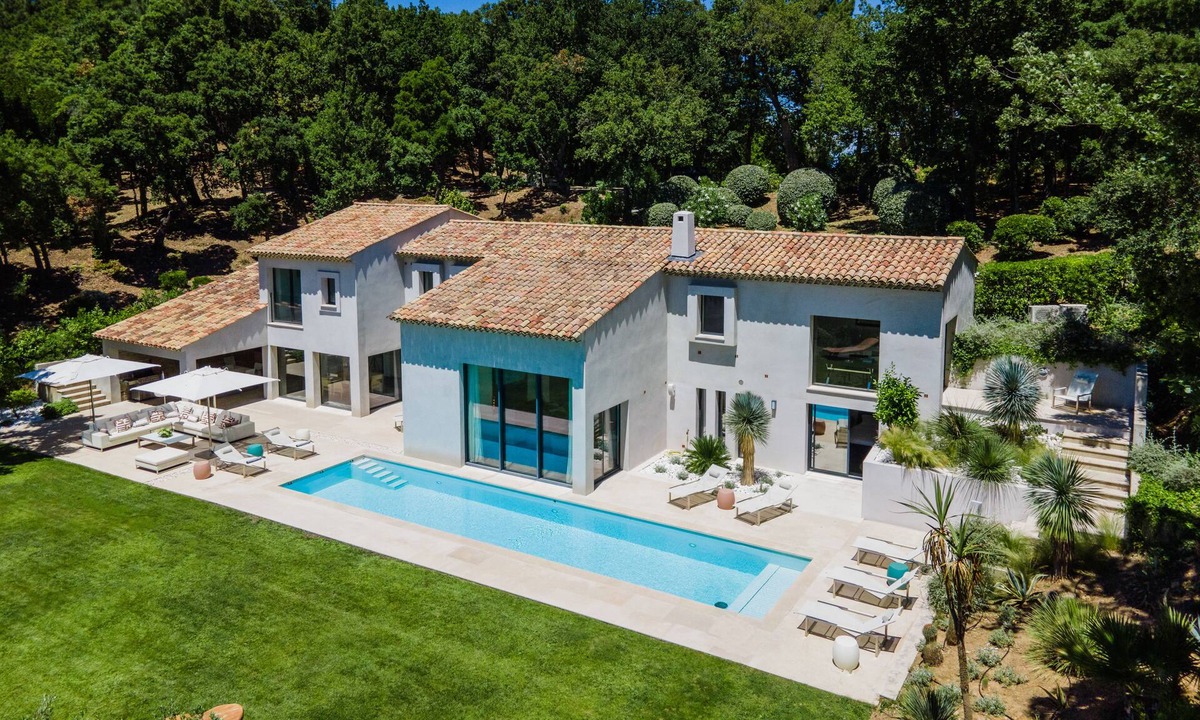 La Garde-Freinet Villa | Exceptional contemporary villa – Calm and Panoramic views – Gulf of Saint-Tropez