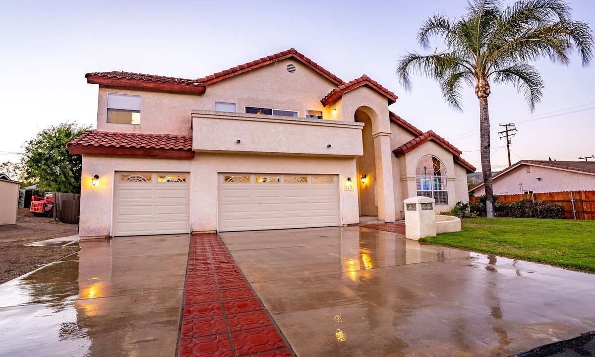 Camarillo House | Exceptional Custom Spacious Camarillo Home