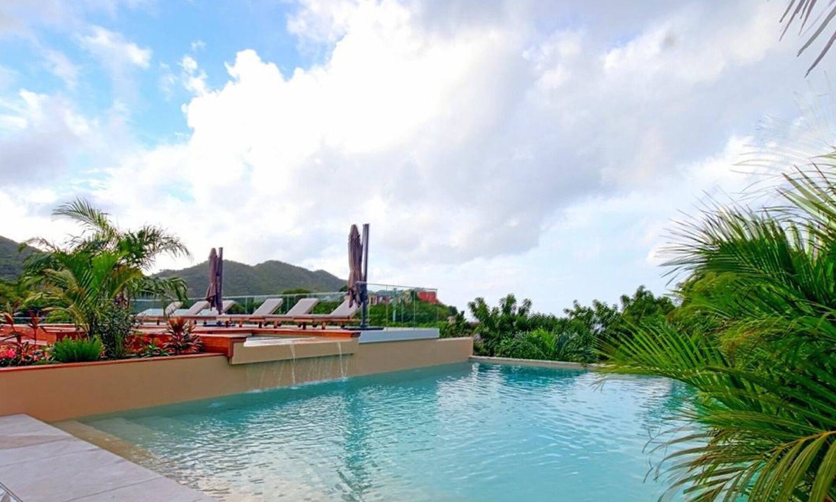 Anse Marcel Apartment | Exceptional Duplex with Terrace and High-Speed Internet