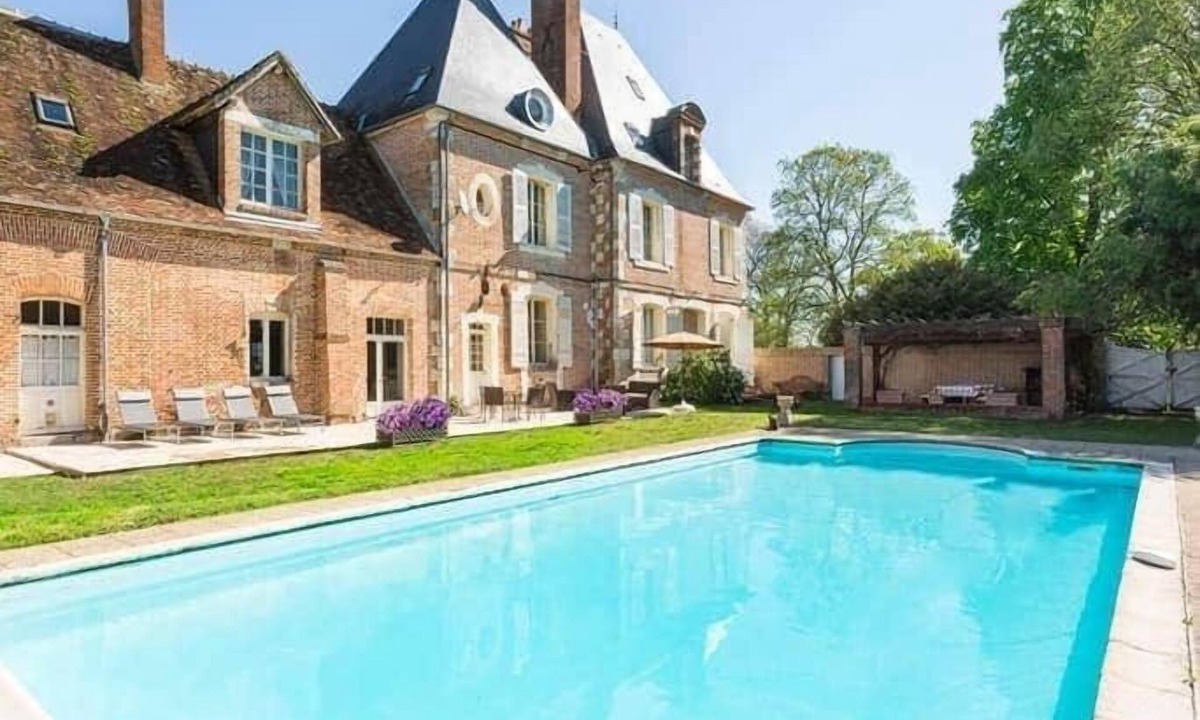 Brinon-sur-Sauldre Villa | Exceptional 17th-century château